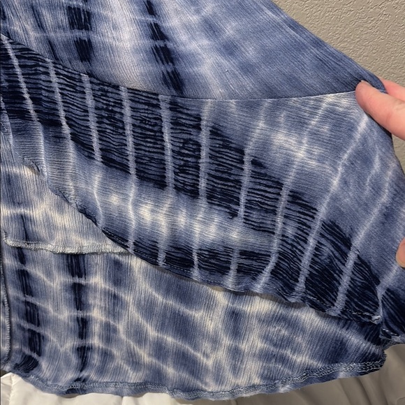 Blue and White Ruched Maxi Dress with Cap Raglan Sleeves - Picture 4 of 11